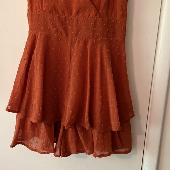 Burnt orange v-neck  ENTRO romper - Picture 3 of 6